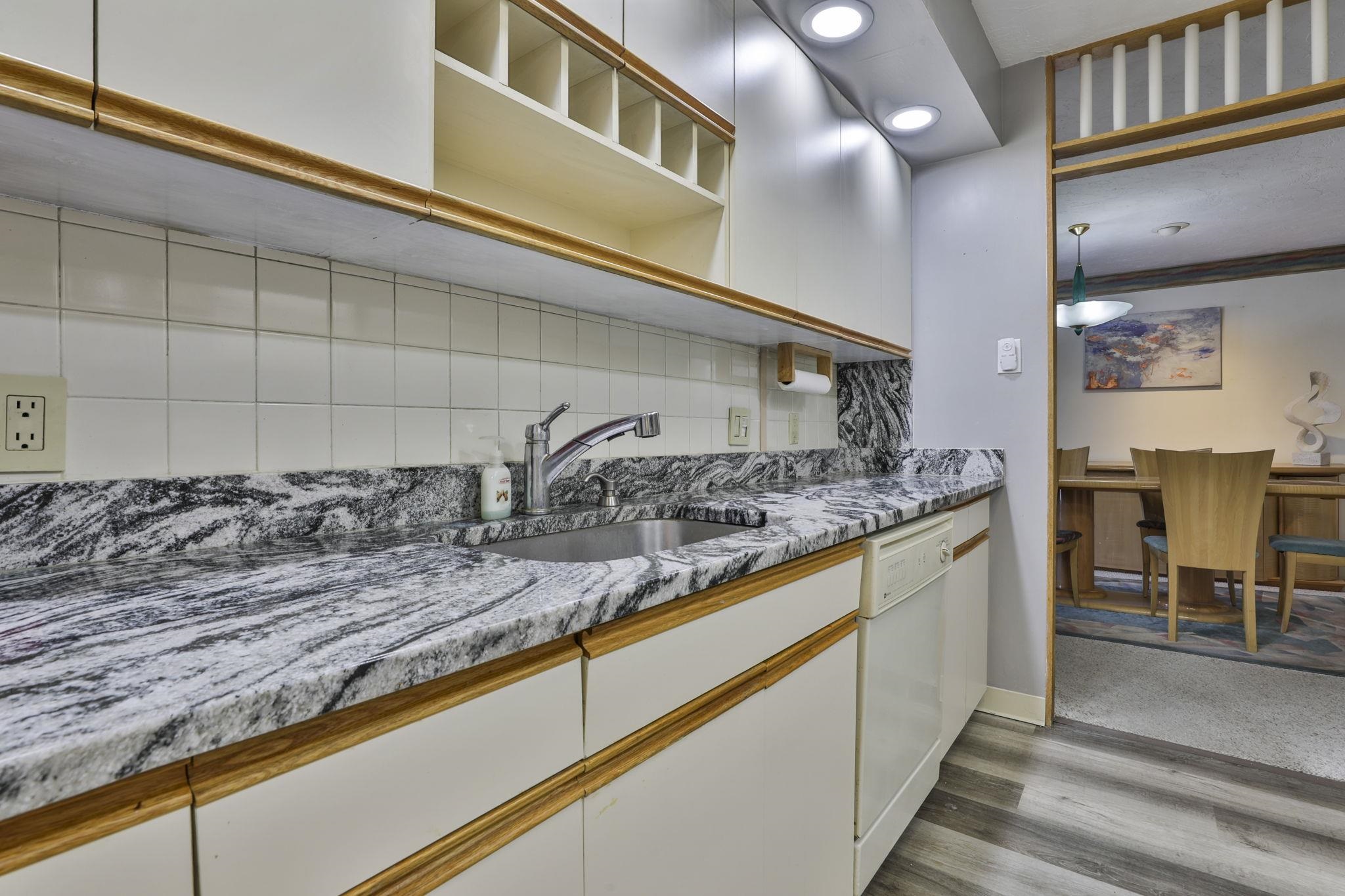 210 Brook Village Road, Unit 26 Nashua, NH 03062 - Photo 17 of 27