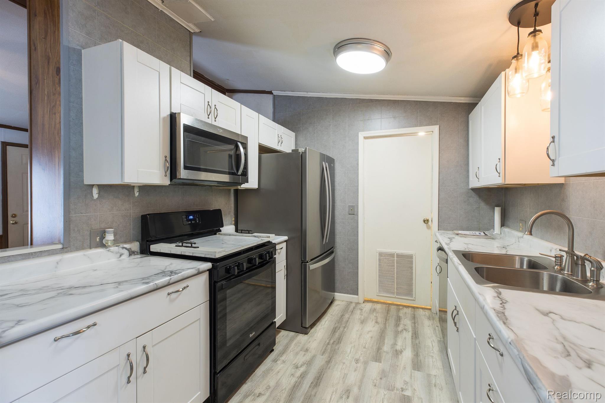 44401 Tyler Road Belleville, MI 48111 - Photo 22 of 47 Gallery Image 22