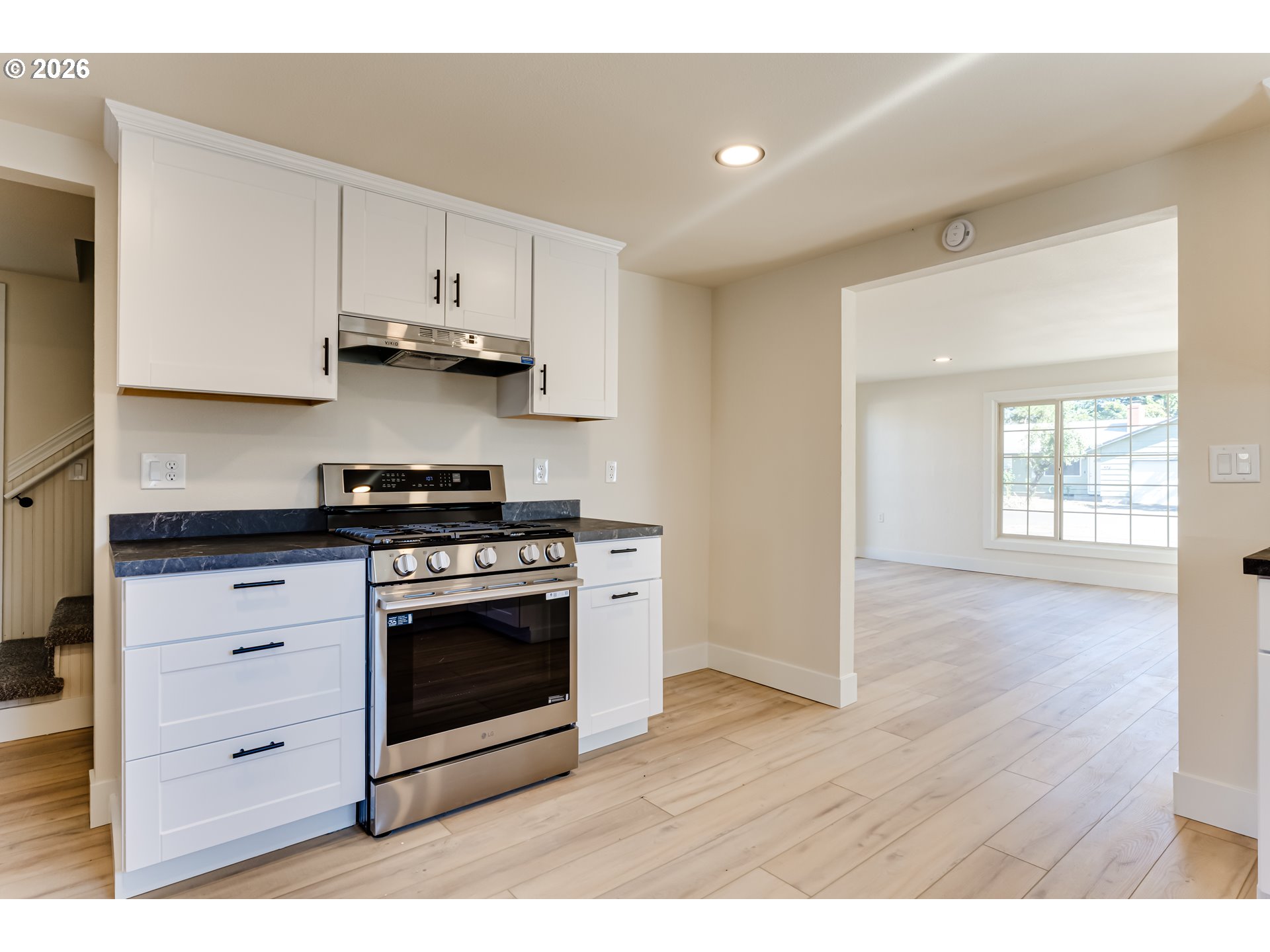 439 T Street Springfield, OR 97477 - Photo 9 of 31