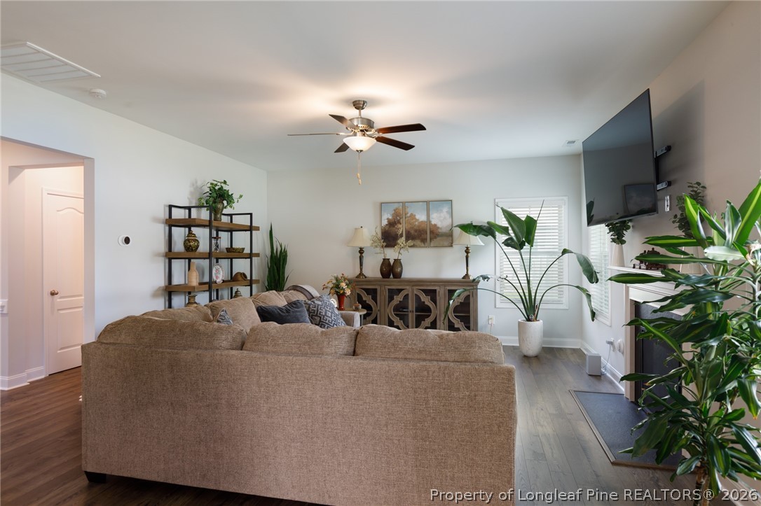 6820 Running Fox Road Hope Mills, NC 28348 - Photo 10 of 41 Gallery Image 10