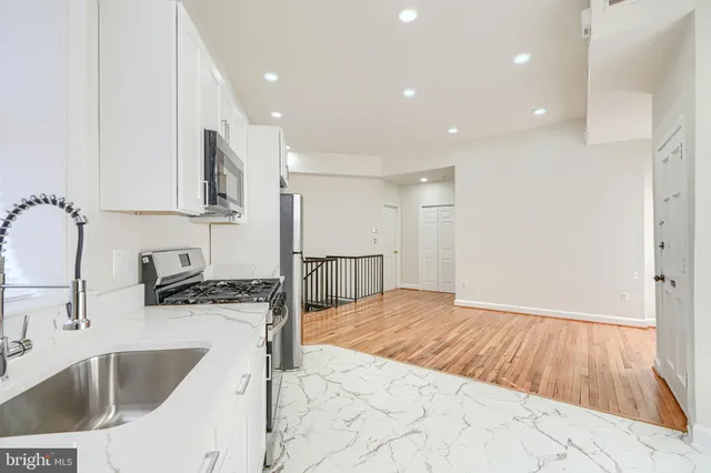 $1,500 | 698 Washington Boulevard, Baltimore, MD 21230