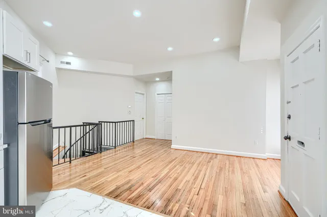 $1,500 | 698 Washington Boulevard, Baltimore, MD 21230