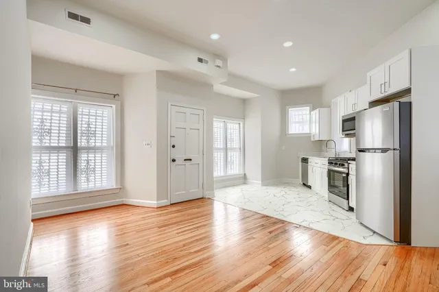 $1,500 | 698 Washington Boulevard, Baltimore, MD 21230