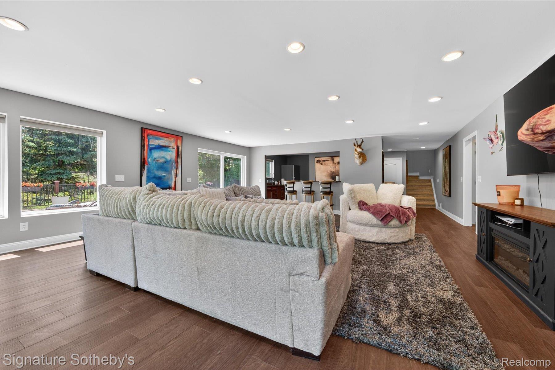 30650 Lahser Road Franklin, MI 48025 - Photo 24 of 93 020-30650-Lahser-Rd-Beverly-Hills-MI-48025-WindowStill.jpg