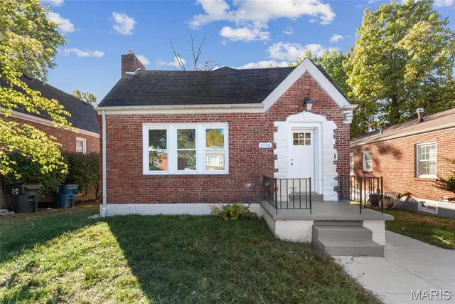 $325,000 | 7736 West Ranken Avenue, Richmond Heights, MO 63117
