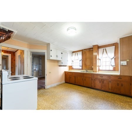 15 Naples Road Melrose, MA 02176 - Photo 3 of 16