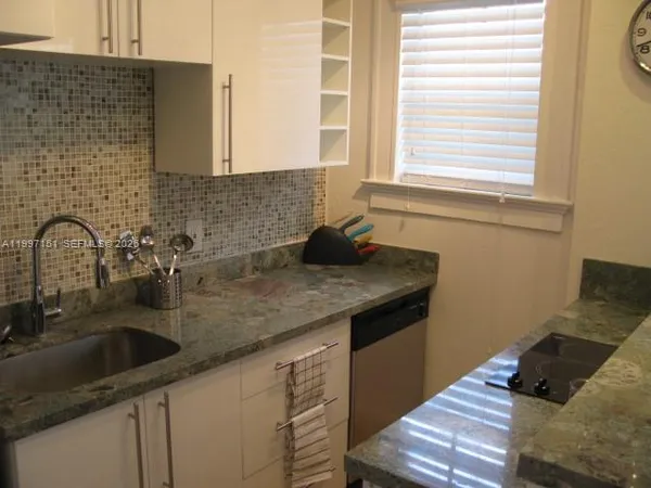 $1,800 | 1611 Michigan Avenue, Unit 13, Miami Beach, FL 33139