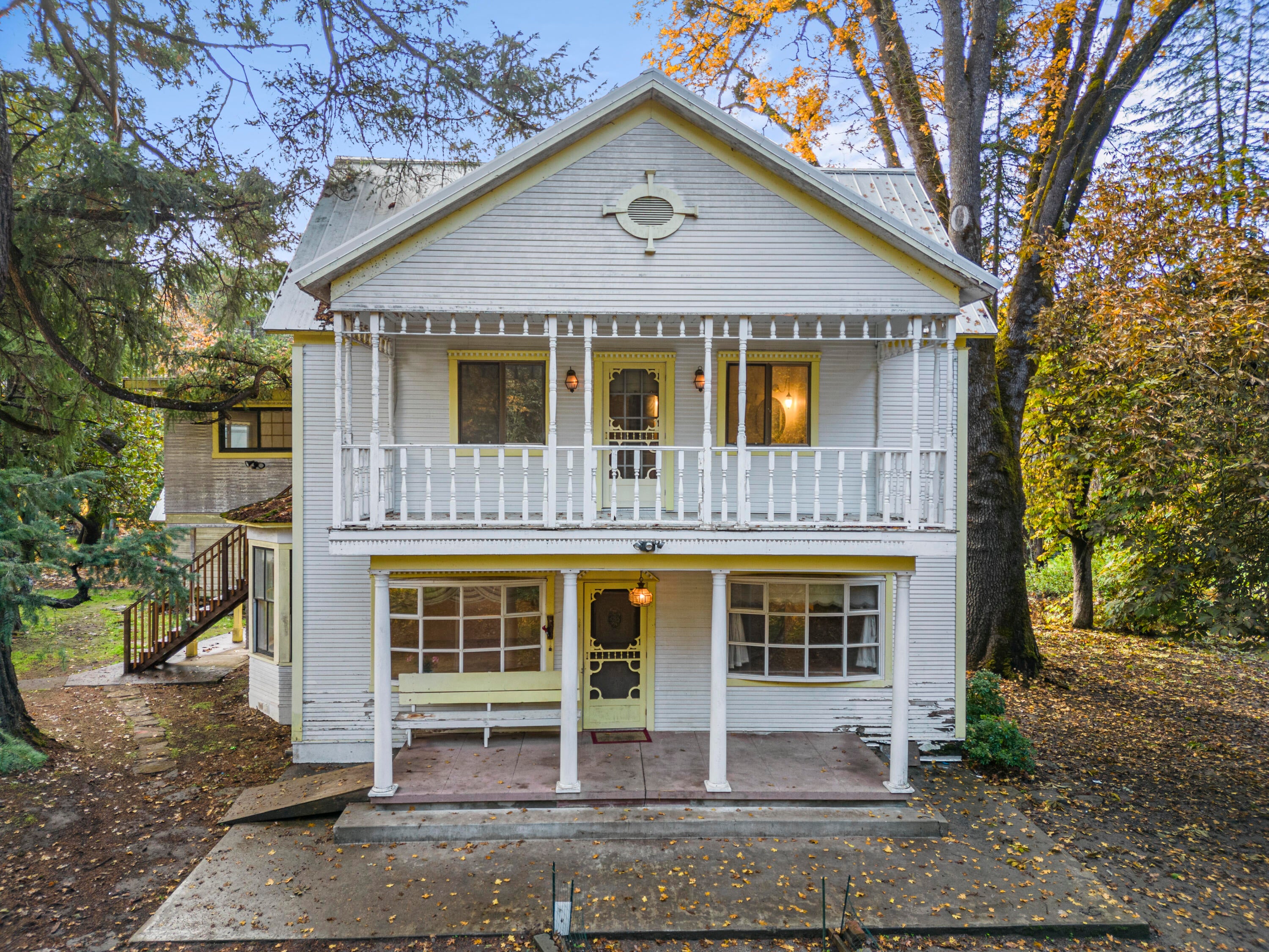 7771 Old Stage Road Central Point, OR 97502 - Photo 1 of 42 Exterior