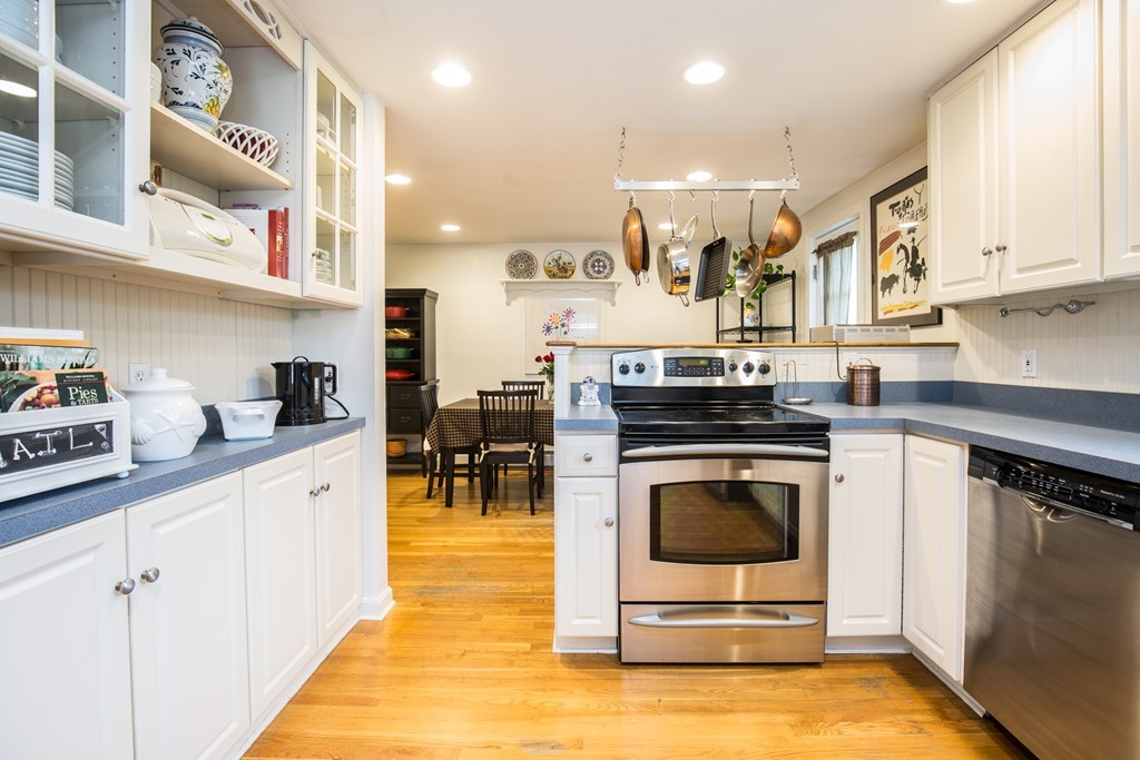 699 Bay Road Hamilton, MA 01982 - Photo 12 of 30