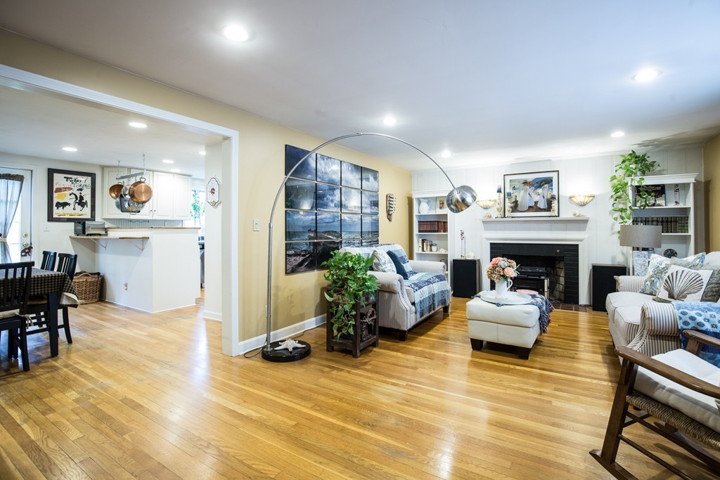 699 Bay Road Hamilton, MA 01982 - Photo 2 of 30