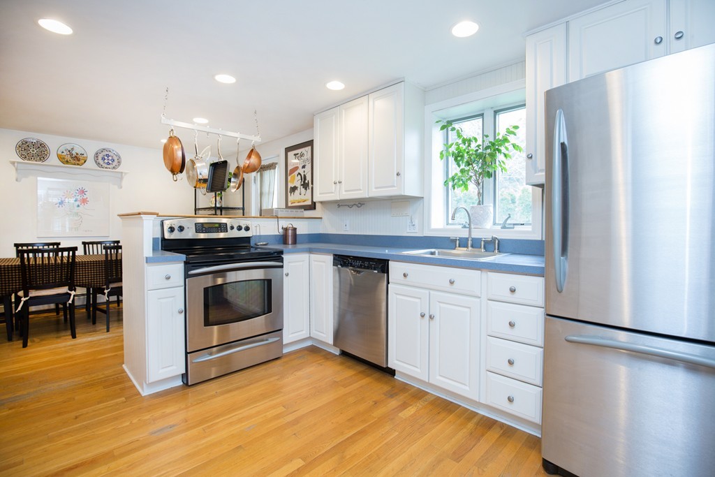 699 Bay Road Hamilton, MA 01982 - Photo 4 of 30