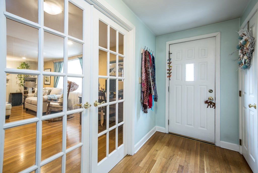 699 Bay Road Hamilton, MA 01982 - Photo 8 of 30