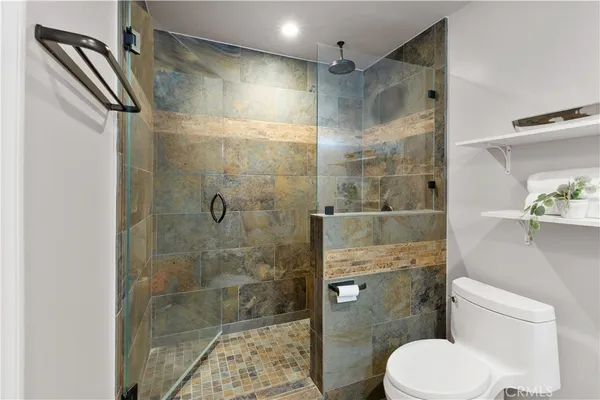 $629,000 | 2601 East 19th Street, Unit 4, Signal Hill, CA 90755