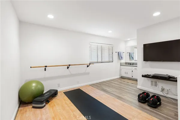 $629,000 | 2601 East 19th Street, Unit 4, Signal Hill, CA 90755