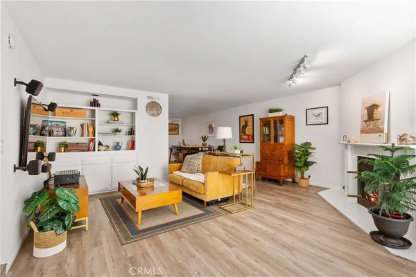 $629,000 | 2601 East 19th Street, Unit 4, Signal Hill, CA 90755