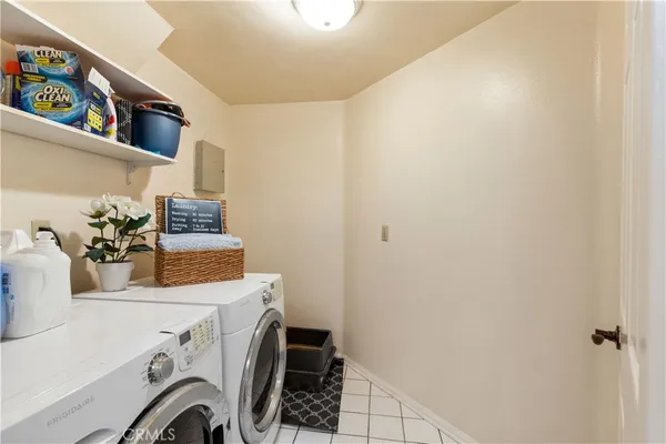 $629,000 | 2601 East 19th Street, Unit 4, Signal Hill, CA 90755