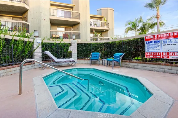 $629,000 | 2601 East 19th Street, Unit 4, Signal Hill, CA 90755