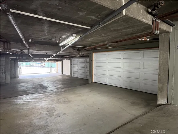 $629,000 | 2601 East 19th Street, Unit 4, Signal Hill, CA 90755