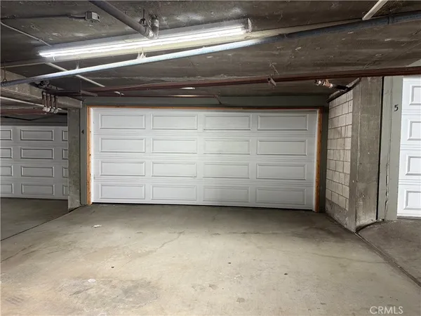 $629,000 | 2601 East 19th Street, Unit 4, Signal Hill, CA 90755