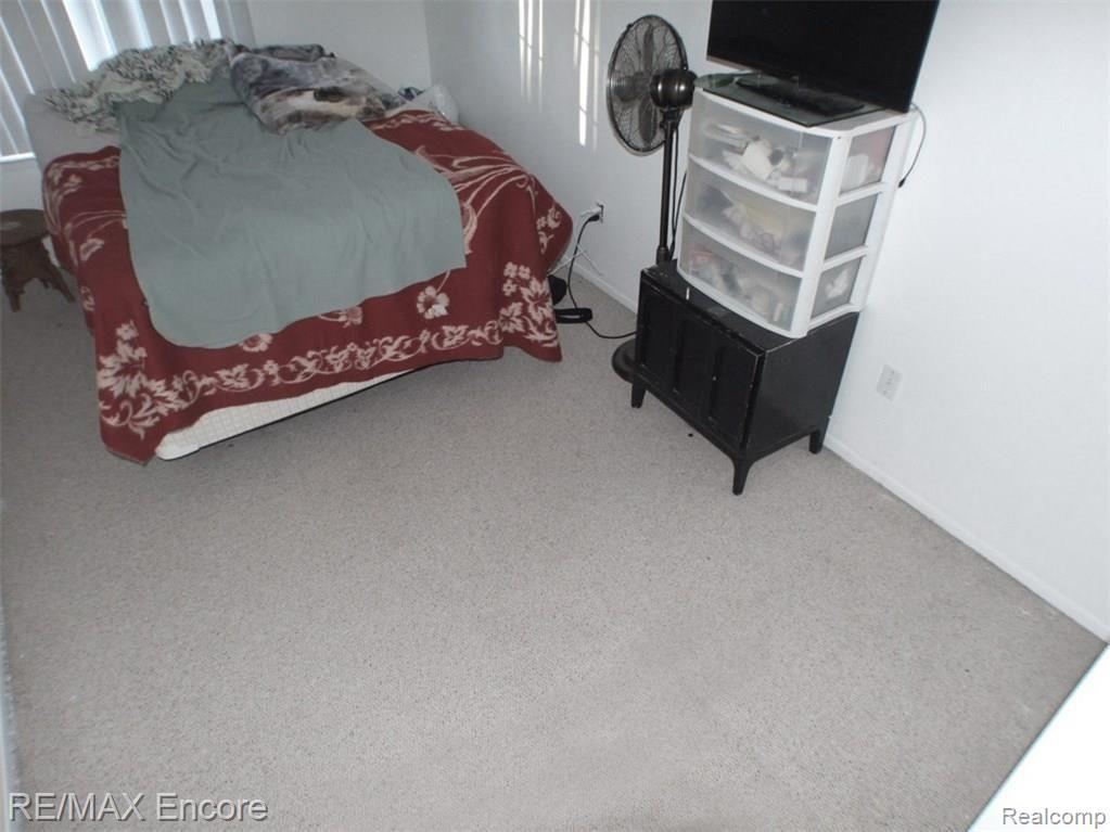 1747 Henbert Road West Bloomfield, MI 48324 - Photo 16 of 22 Bedroom 3
