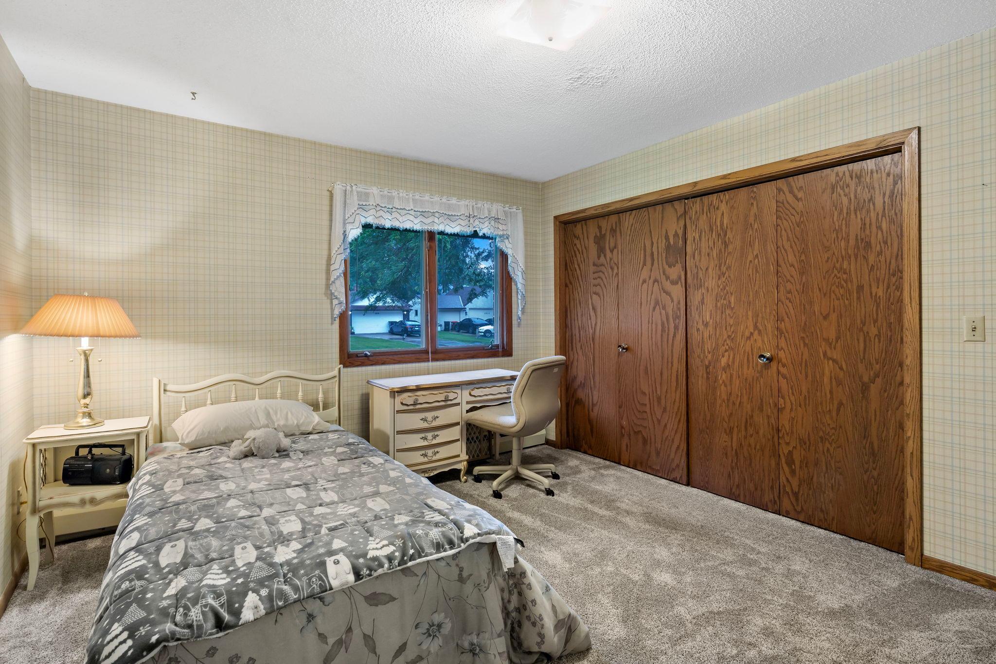 2217 Ripley Avenue Maplewood, MN 55109 - Photo 27 of 48