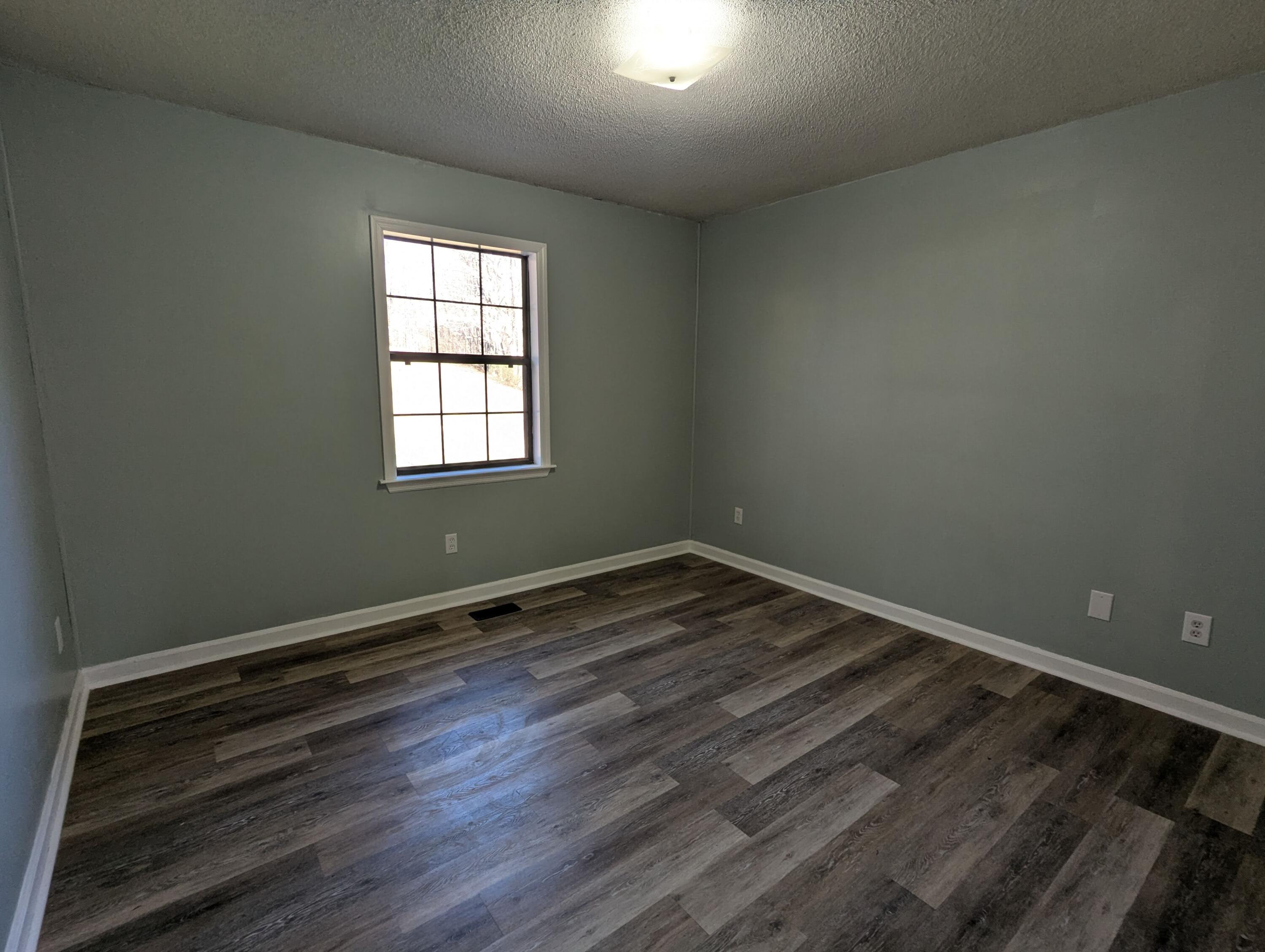 7207 A Moses Road Hixson, TN 37343 - Photo 16 of 31 PXL_20251231_145918621.MP