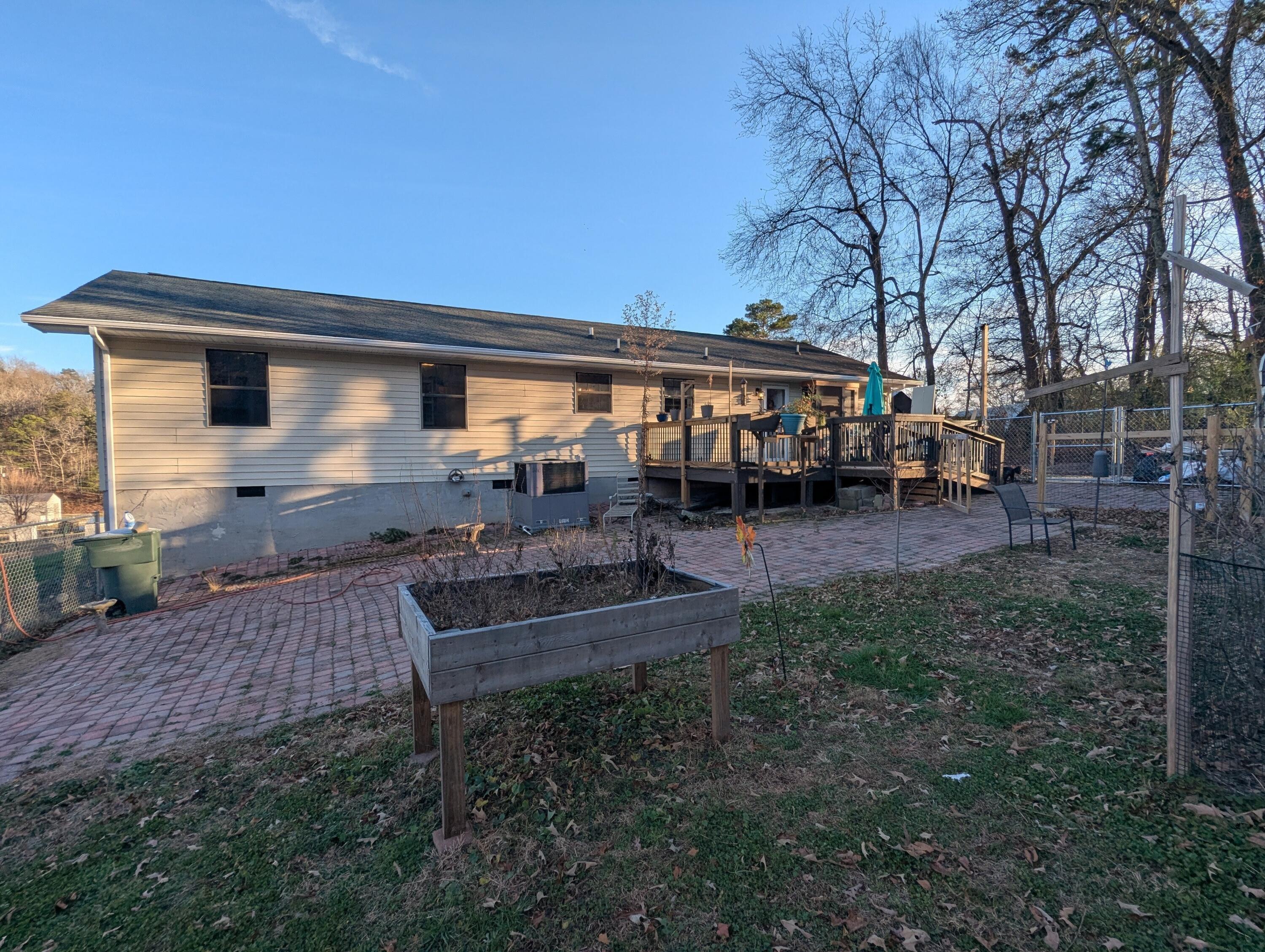 7207 A Moses Road Hixson, TN 37343 - Photo 5 of 31 PXL_20251231_212753802.MP~2