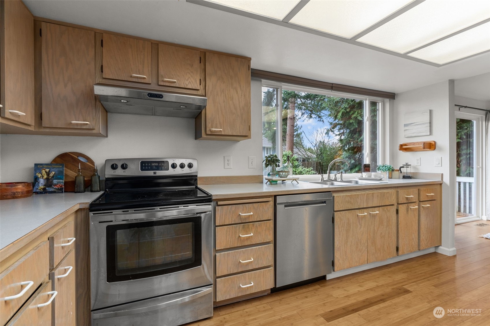 15908 Southeast 175th Street Renton, WA 98058 - Photo 9 of 40 Gallery Image 9