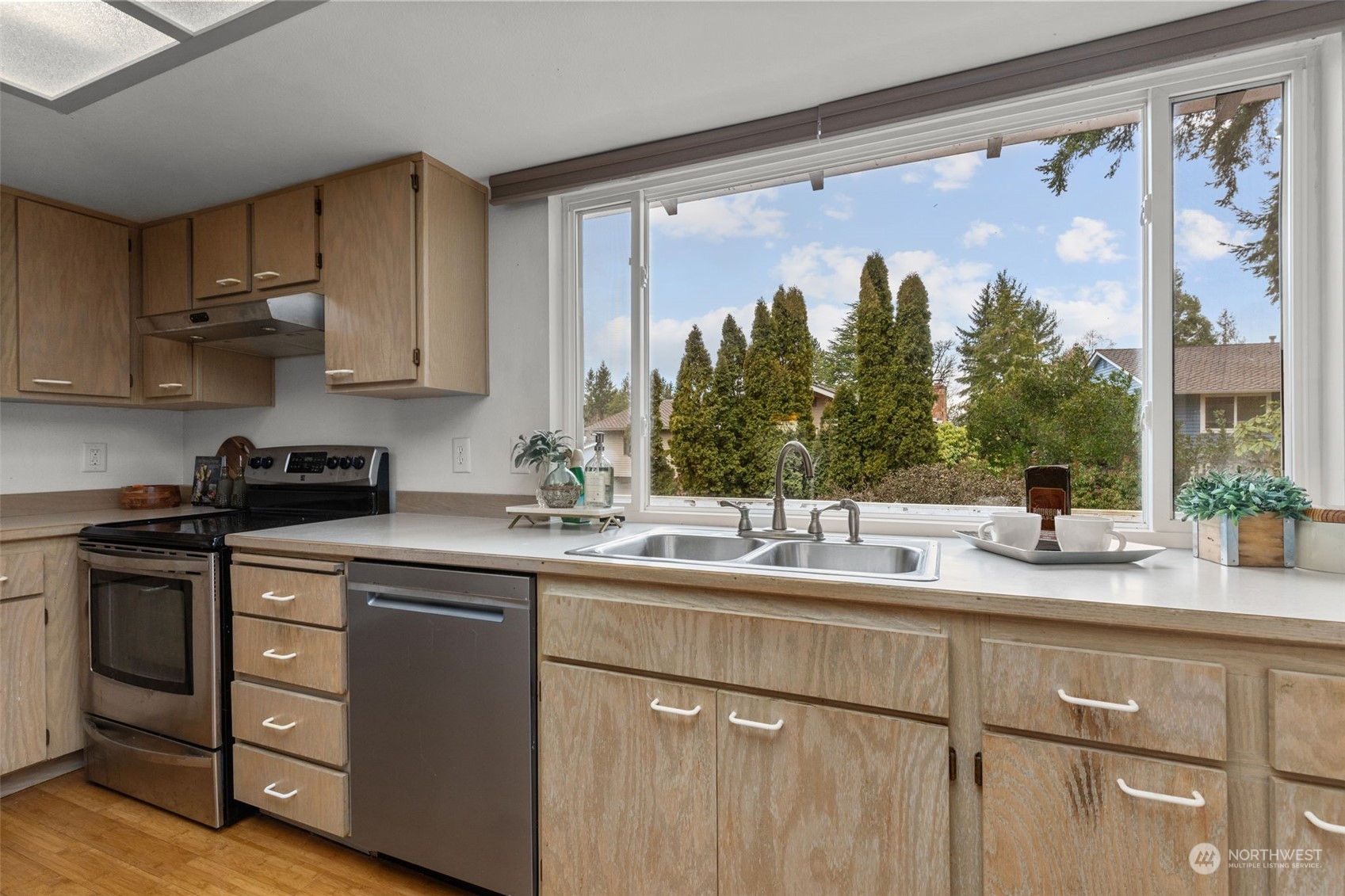 15908 Southeast 175th Street Renton, WA 98058 - Photo 10 of 40 Gallery Image 10
