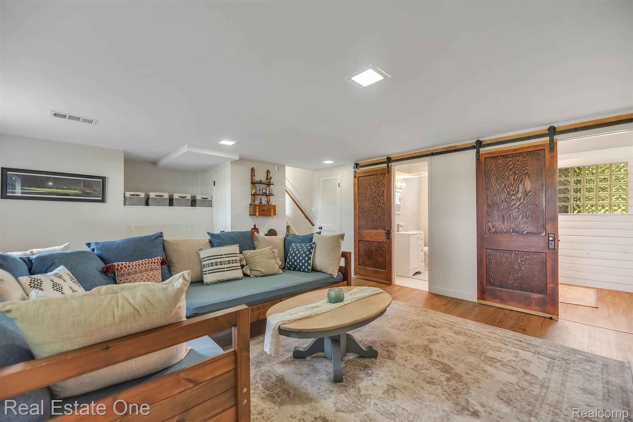 3024 Starr Road Royal Oak, MI 48073 - Photo 29 of 42 30-3024 Starr Rd-WindowStill-Real-Estate-Photography-29.jpg