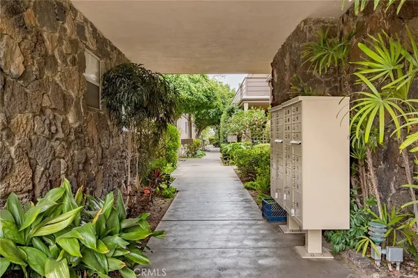 $3,700 | 1401 North Central Avenue, Unit 22, Glendale, CA 91202