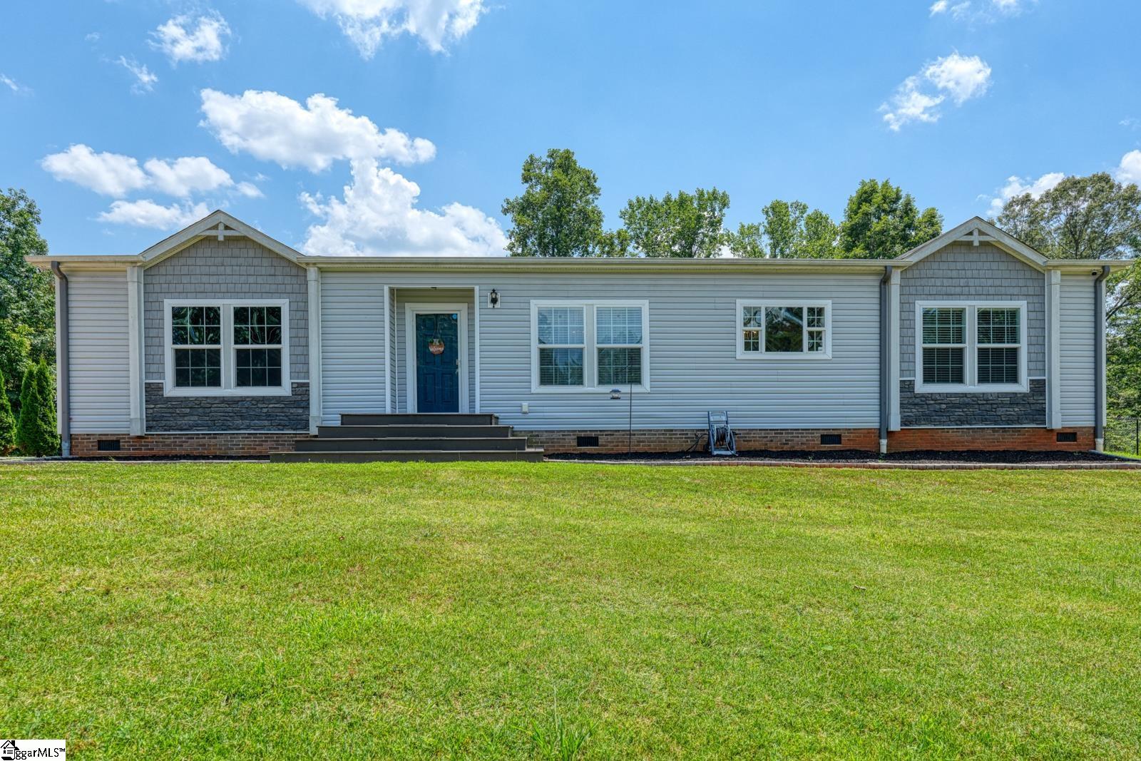 39 Gibson Road Greenville, SC 29617 - Photo 1 of 25 Gallery Image 1