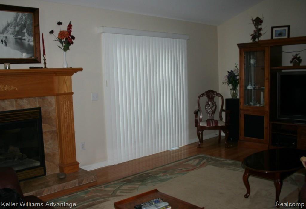 6428 Bergin Road Howell, MI 48843 - Photo 7 of 12 Great Room Doorwall.jpg