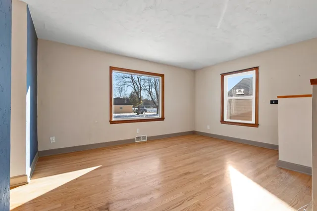 $165,000 | 725 Maiden Lane, Shawano, WI 54166