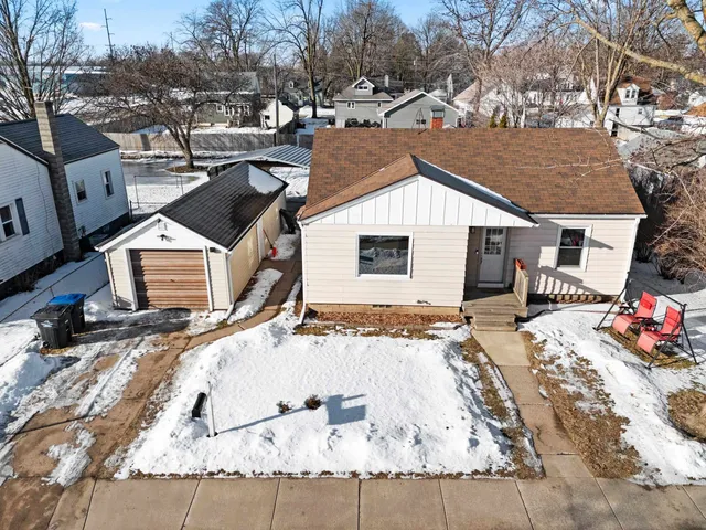 $165,000 | 725 Maiden Lane, Shawano, WI 54166