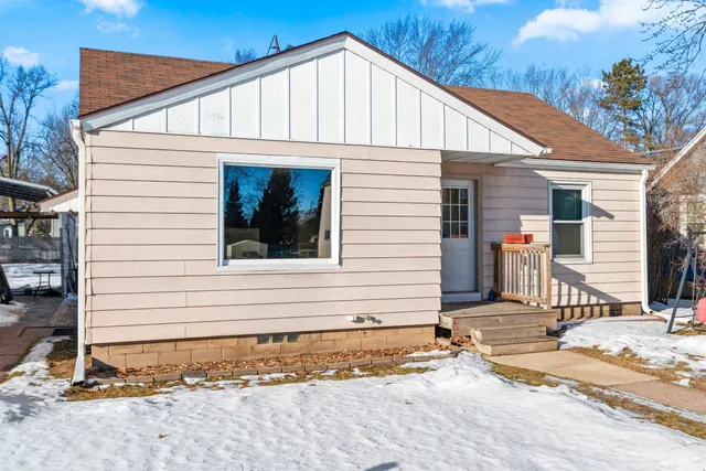 $165,000 | 725 Maiden Lane, Shawano, WI 54166