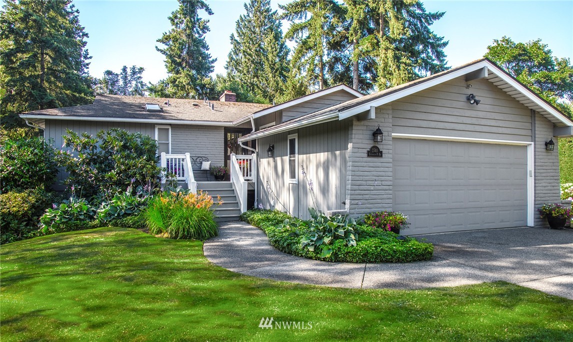 2740 Evergreen Point Road Medina, WA 98039 - Photo 2 of 24