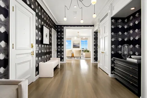 $2,095,000 | 229 East Lake Shore Drive, Unit 4E, Chicago, IL 60611