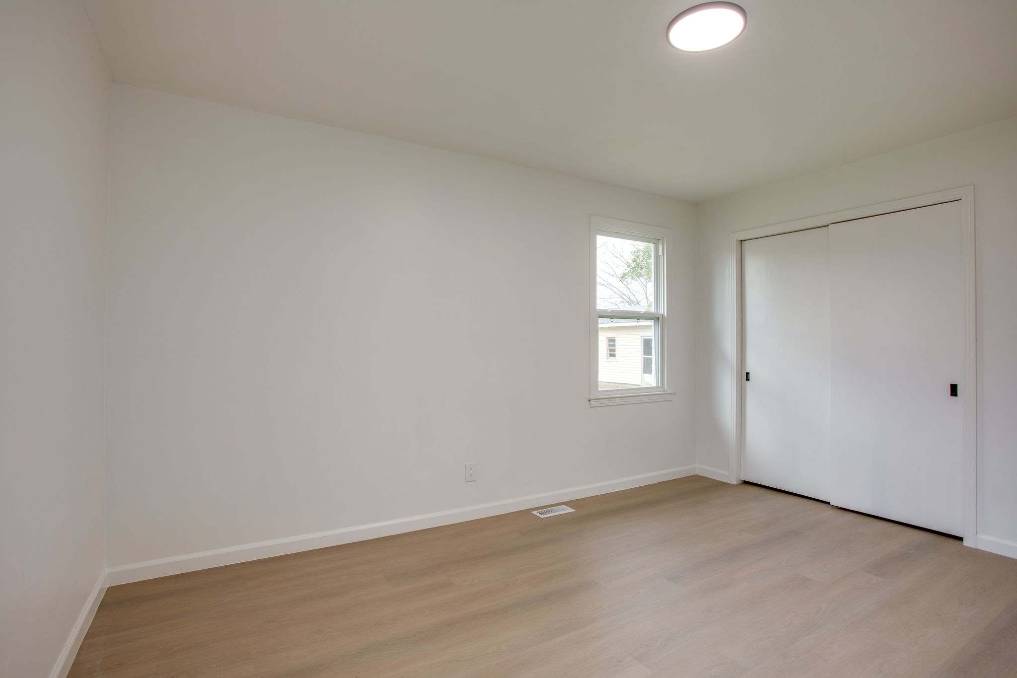 223 Hampton Road Columbia, TN 38401 - Photo 24 of 38 a view of an empty room with a window