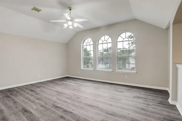 $2,198 | 3924 Highland Vale Court, Fresno, TX 77545
