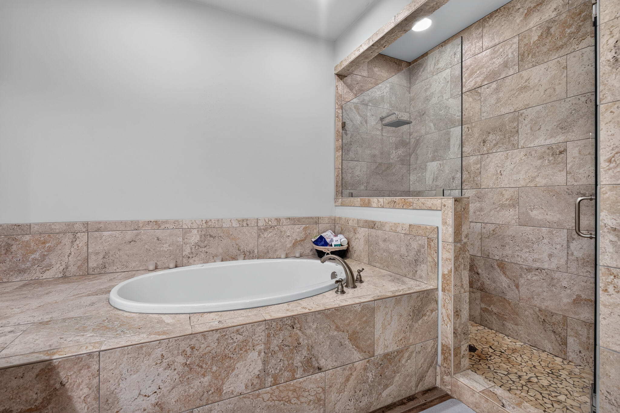 995 Airport Road, Unit 1 Destin, FL 32541 - Photo 40 of 62 Primary bathroom soaking tub/shower