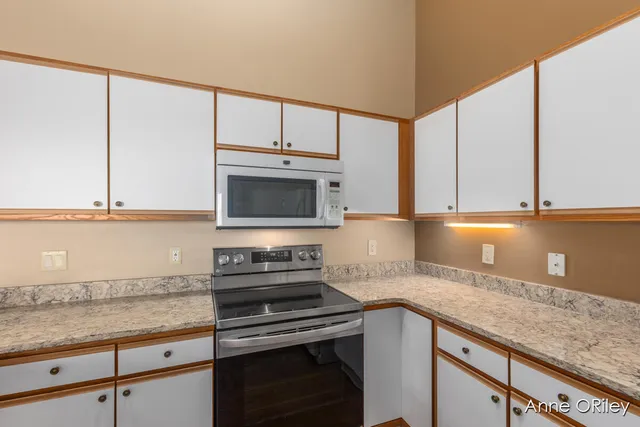 $180,000 | 8510 North Jasonville Court Southeast, Caledonia, MI 49316