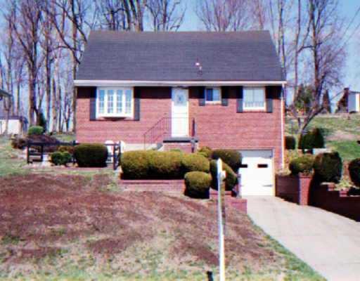 36 Greenview Drive McKees Rocks, PA 15136 - Photo 1 of 1 Gallery Image 1