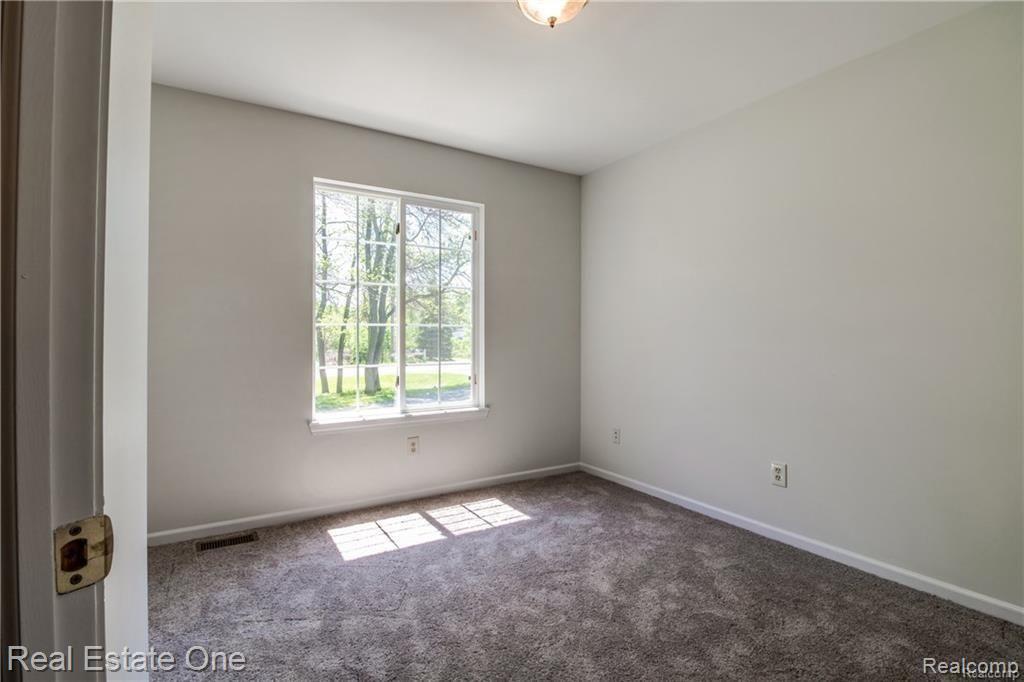 3894 Lippincott Road Lapeer, MI 48446 - Photo 12 of 34 Library, Den, Play room, 4th Bedroom?