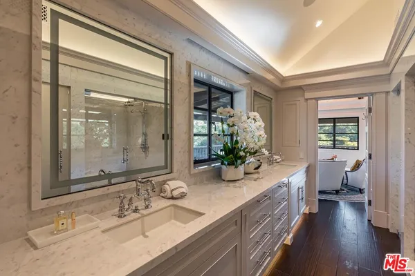 $16,750,000 | 5076 Island Forest Place, Westlake Village, CA 91362