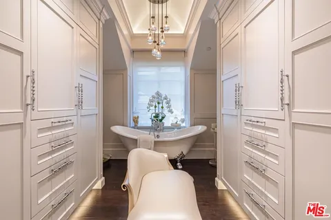 $16,750,000 | 5076 Island Forest Place, Westlake Village, CA 91362