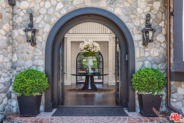 $16,750,000 | 5076 Island Forest Place, Westlake Village, CA 91362