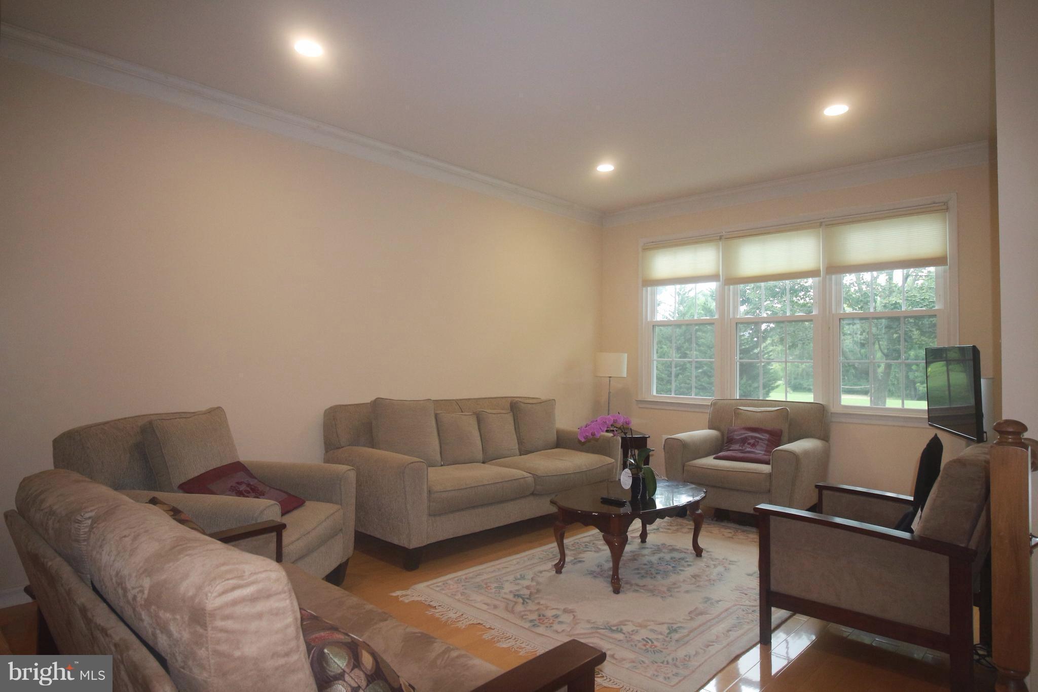2425 McCormick Road Rockville, MD 20850 - Photo 7 of 26 Interior (General)