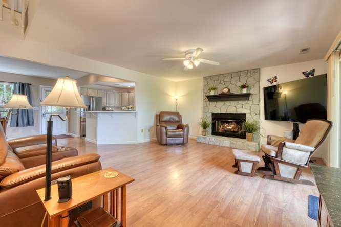 238 Ridge View Lane Hayesville, NC 28904 - Photo 13 of 48 Greatroom showing Dining Area