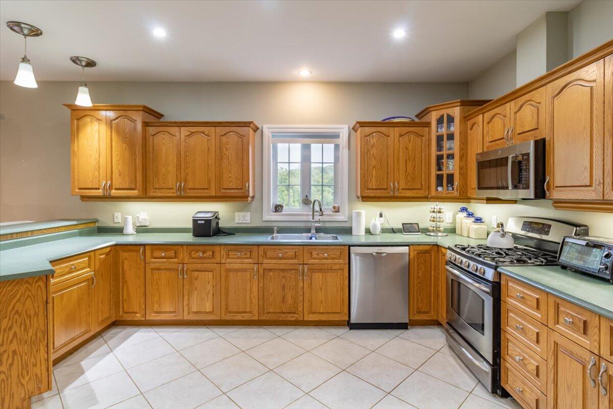 182 Lower Dedham Road Holden, ME 04429 - Photo 20 of 45 70-182 Lower Dedham Road Interiors-35